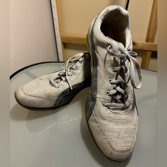 Puma Running Shoes - Picture 2 of 2